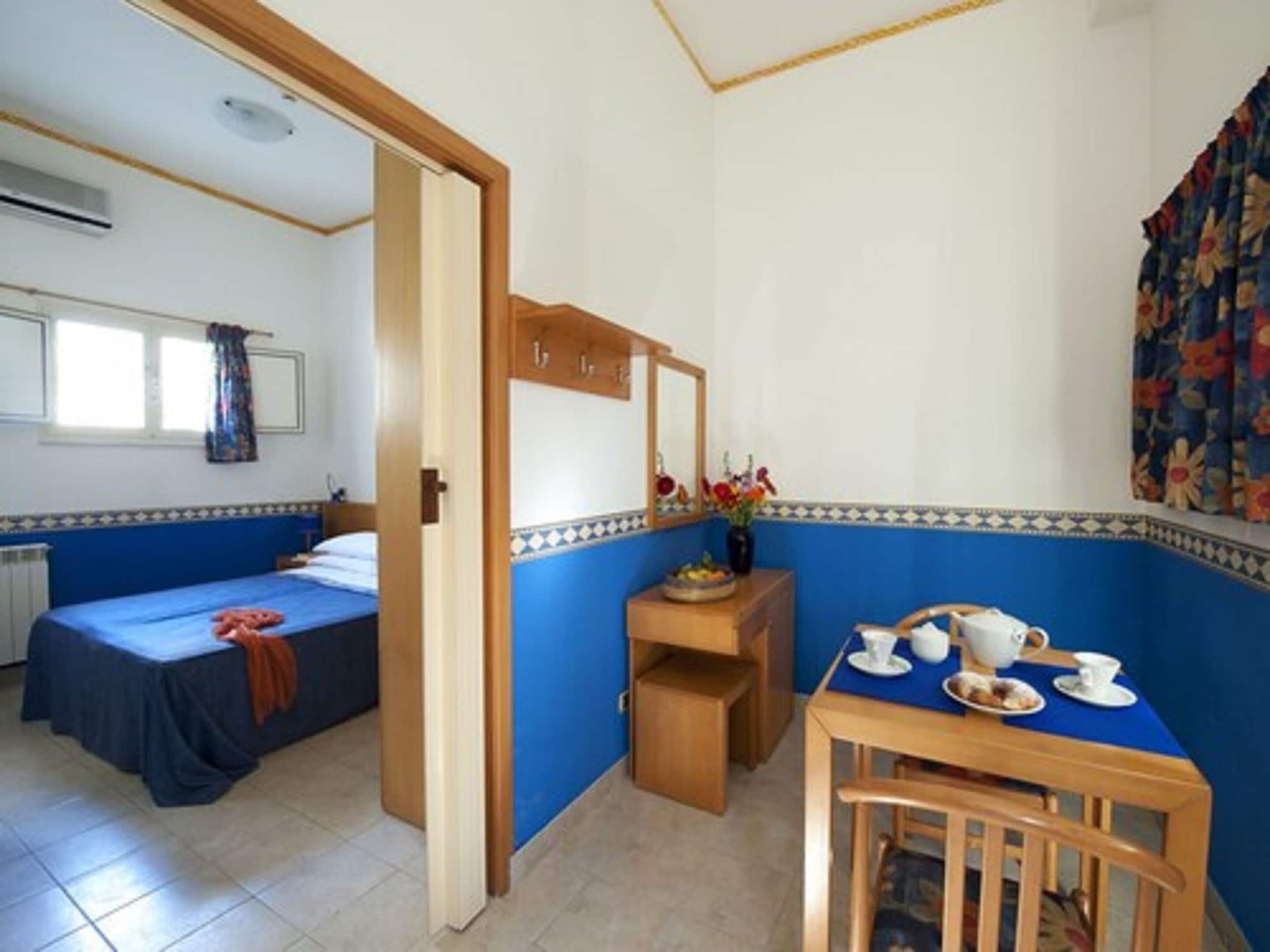 Villaggio Albergo Internazionale La Plaja CTA Habitación foto